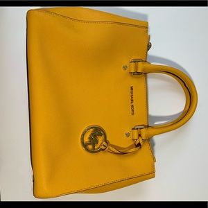 NWOT Michael Kors Sutton Satchel